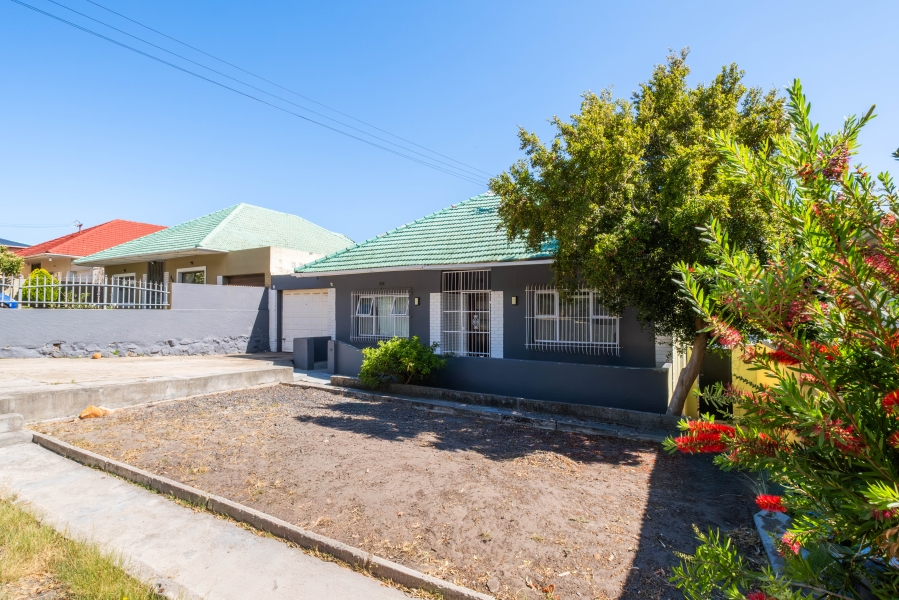 To Let 3 Bedroom Property for Rent in Woodstock Western Cape